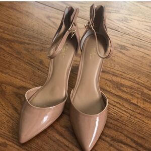 Thalia sodi Tan / Nude Patent Leather Ankle Strap Heels 7.5M
